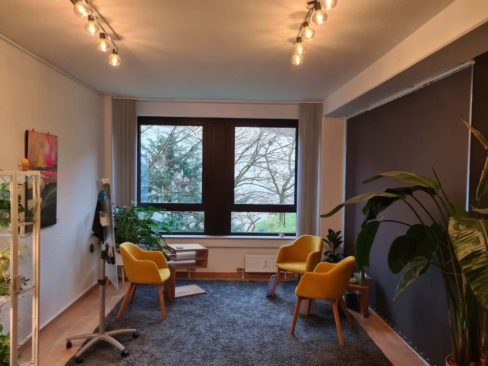 Praxis für Paarberatung in Düsseldorf bietet moderne und großzügige Räumlichkeiten für Ihre Themen.